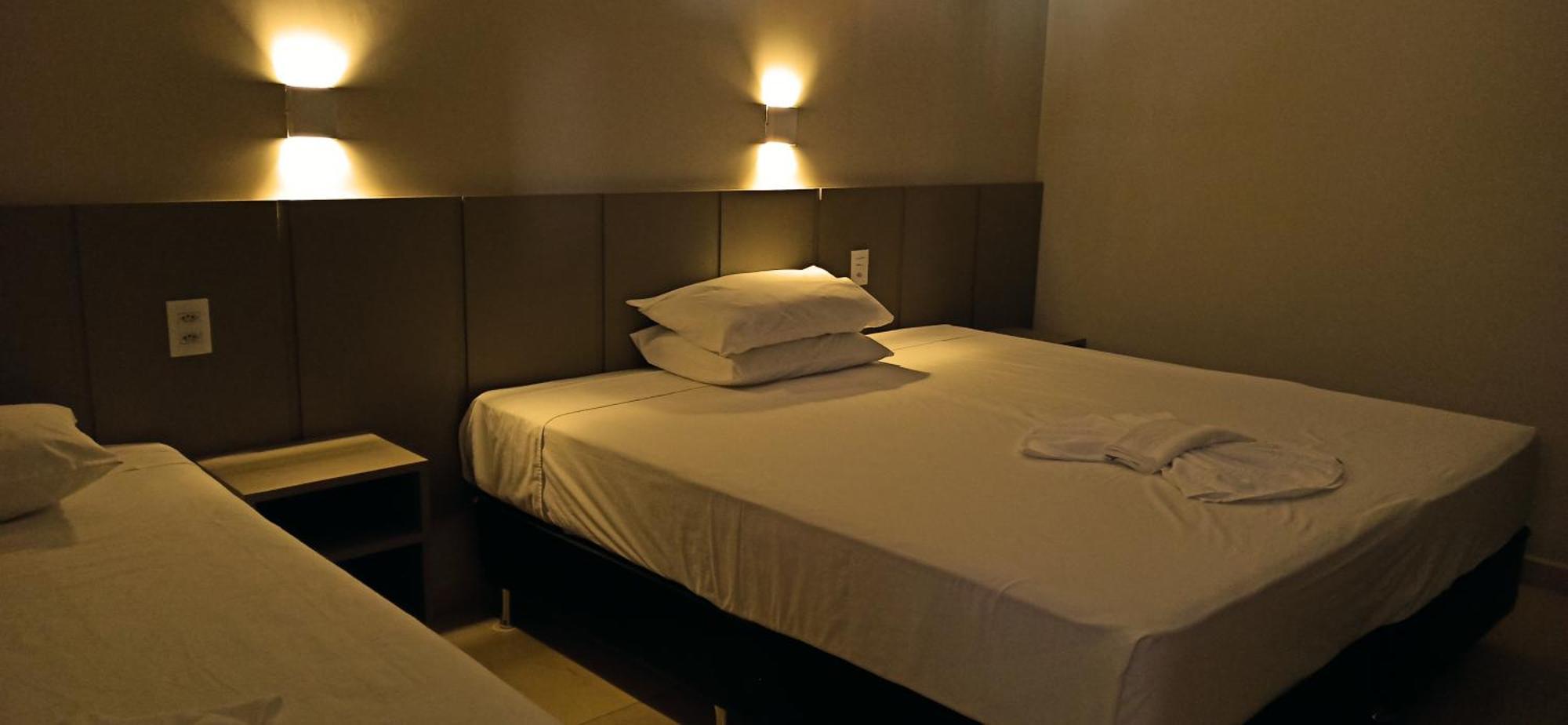 Sleep Hotel Toledo  Exterior photo