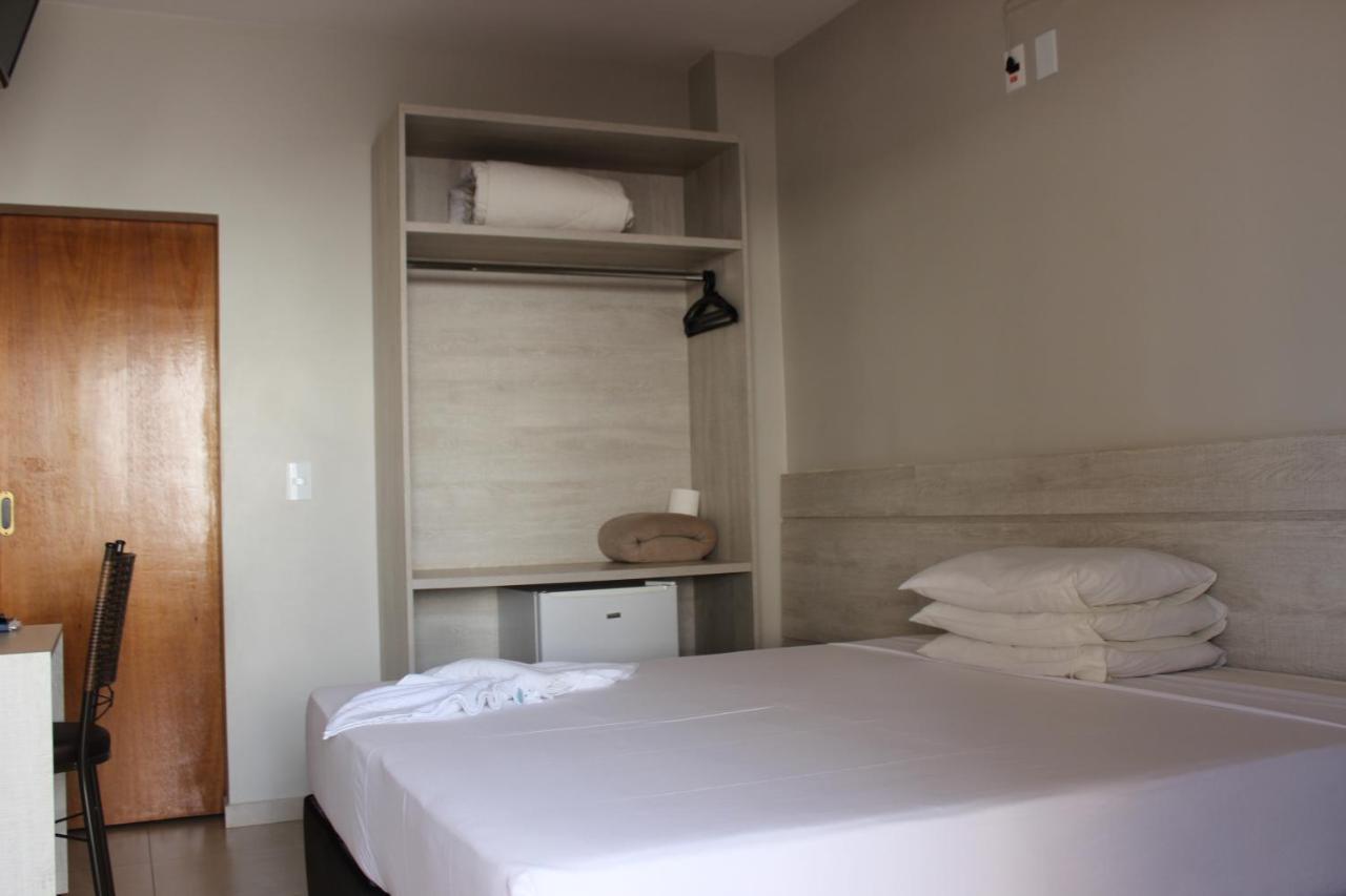 Sleep Hotel Toledo  Exterior photo